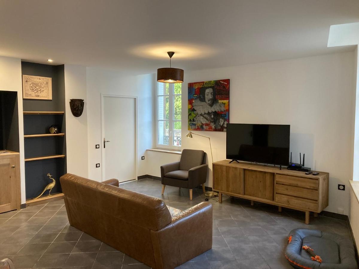 Suite Charles - Vue Musee Rimbaud Charleville-Mezieres Ngoại thất bức ảnh
