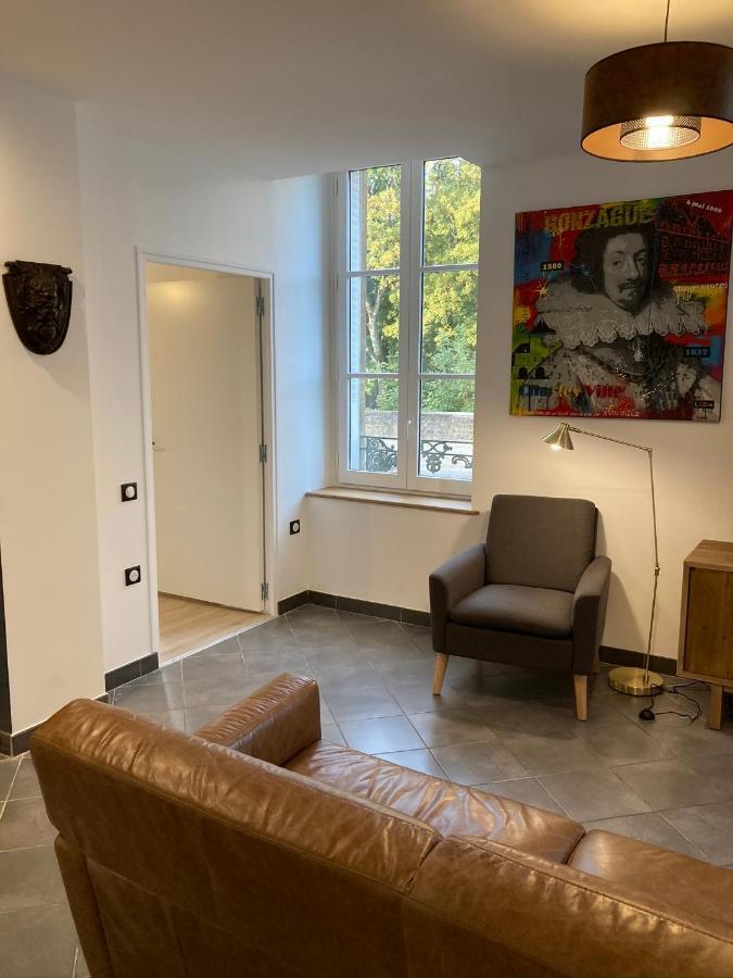 Suite Charles - Vue Musee Rimbaud Charleville-Mezieres Ngoại thất bức ảnh
